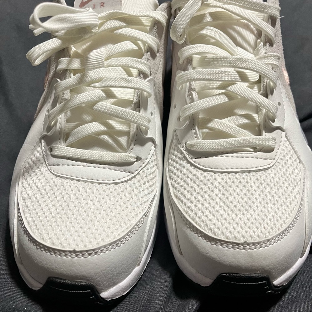 Nike Women's Air Max Excee Sneakers Size 7- White and Pink - Picture 3 of 6